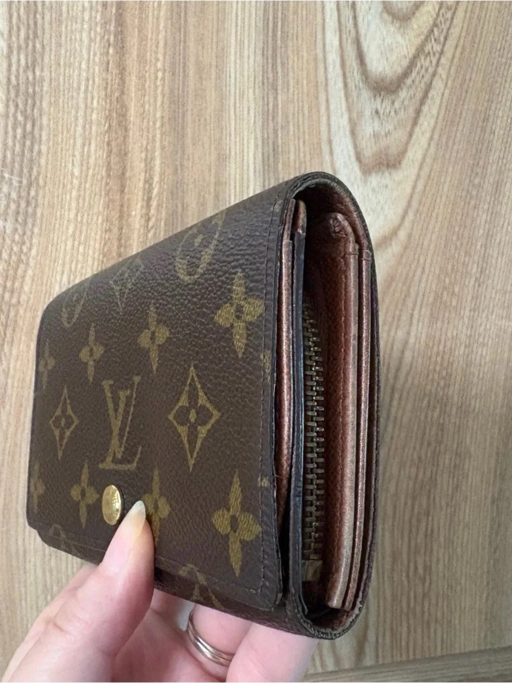 Auth Louis Vuitton Monogram Bifold zippy Wallet